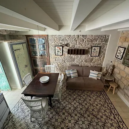 Tuna House Apartament *